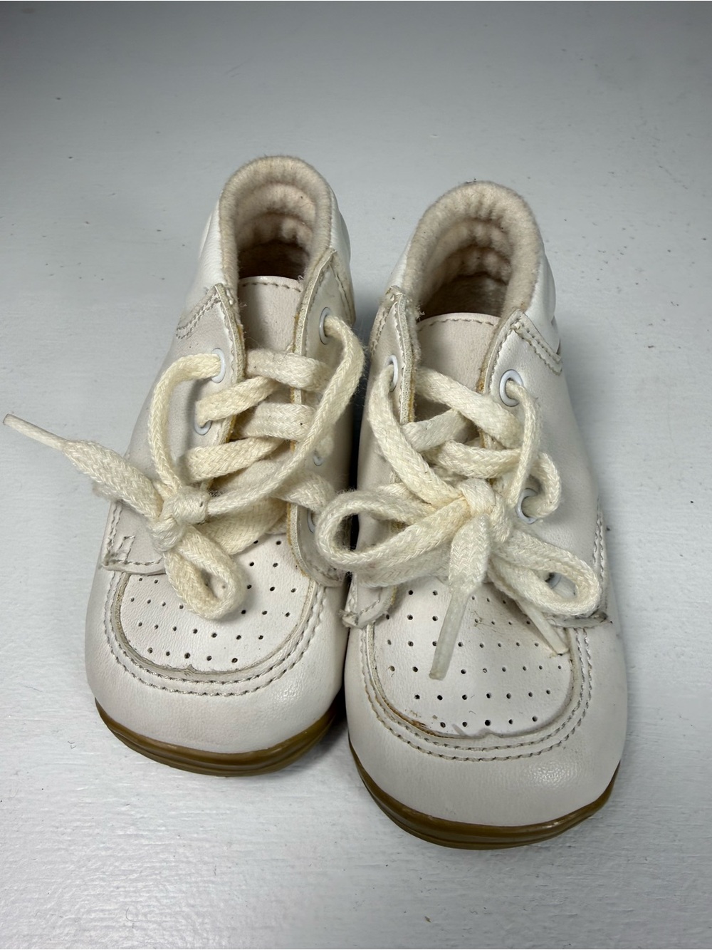 Buster Brown Cream-White Lace-Up Baby Shoes